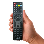 SAB Nova 3300 FTA Afastndsbediening in de hand op witte achtergrond, met subtiel asat.nl-watermerk