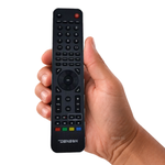 Denson remote DEN22/24TVSLIM-MT – originele afstandsbediening in de hand, witte achtergrond, asat.nl