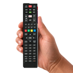 Universeel afstandsbediening voor alle Panasonic TVs – originele afstandsbediening in de hand, witte achtergrond, asat.nl