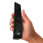Afstandsbediening voor ANT XTV106 en XTV125 in de hand op witte achtergrond, met subtiel asat.nl-watermerk