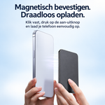 Magnetisch bevestigen en draadloos opladen met de zwarte powerbank